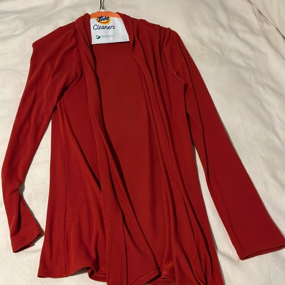 Red lightweight cardigan with flowy shape